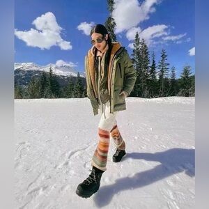 Pajar Waterproof Black Faux Snakeskin Insulated Winter Boots Sz 37 US 6 M Womens